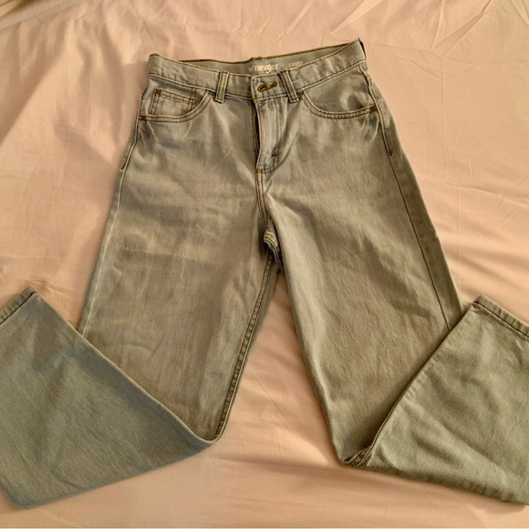 Wrangler Light Wash Denim Jeans - Picture 4 of 6